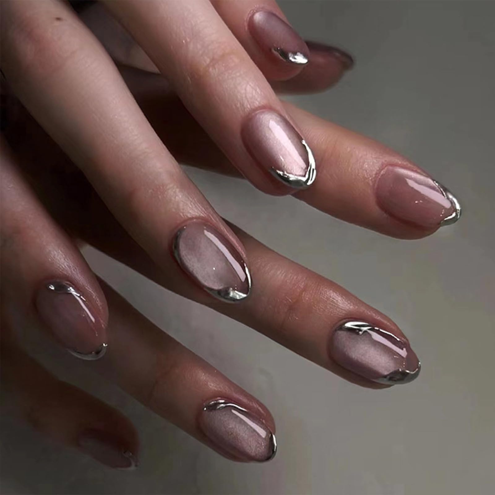 IMSOHOT Cat Eye Press on Nails Oval Short Fake Nails Silver French Tips Acrylic False Nails Gel Full Cover Glue on Nails Glossy Round Nails for Women 24Pcs Stick on Nails