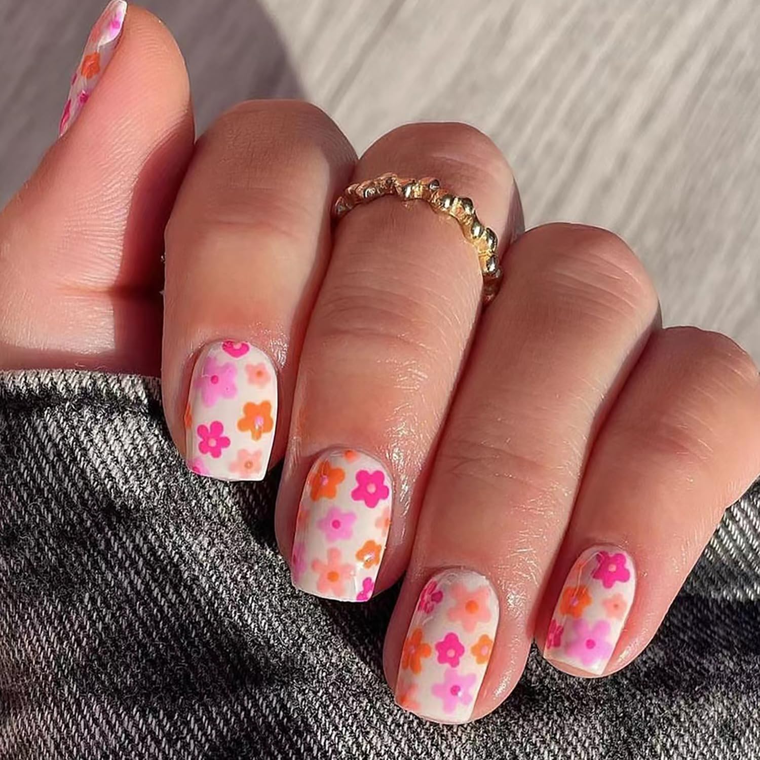 24 Pcs Floral Press on Nails Short Square RIICFDD Nude Fake Nails Glossy False Nails with Flower Designs Spring Full Cover Stick on Nails for Women Girls